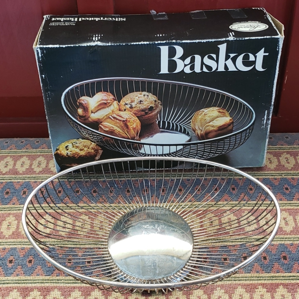 Vintage Silverplated Basket. Bread Basket